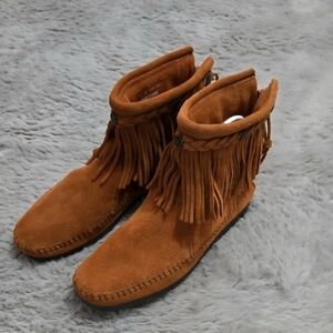Minnetonka Tan boho Suede Fringe Boots